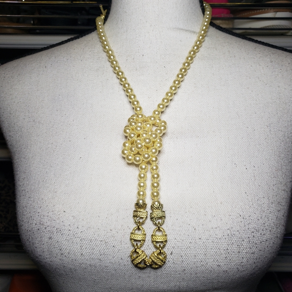 Formash Faux Pearl Necklace